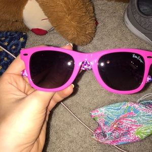 lily pulitzer sunglasses with small bag